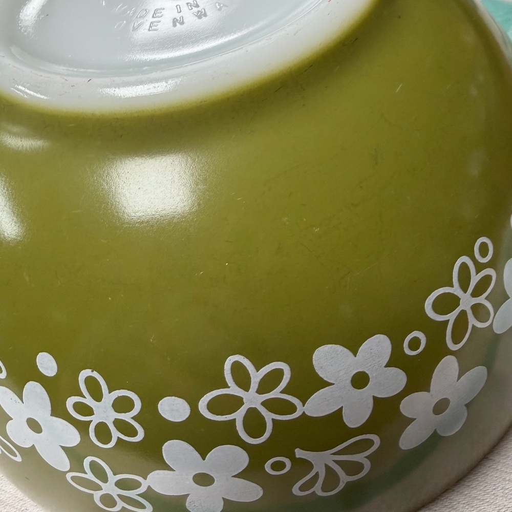 Pyrex Crazy Daisy Bowl
